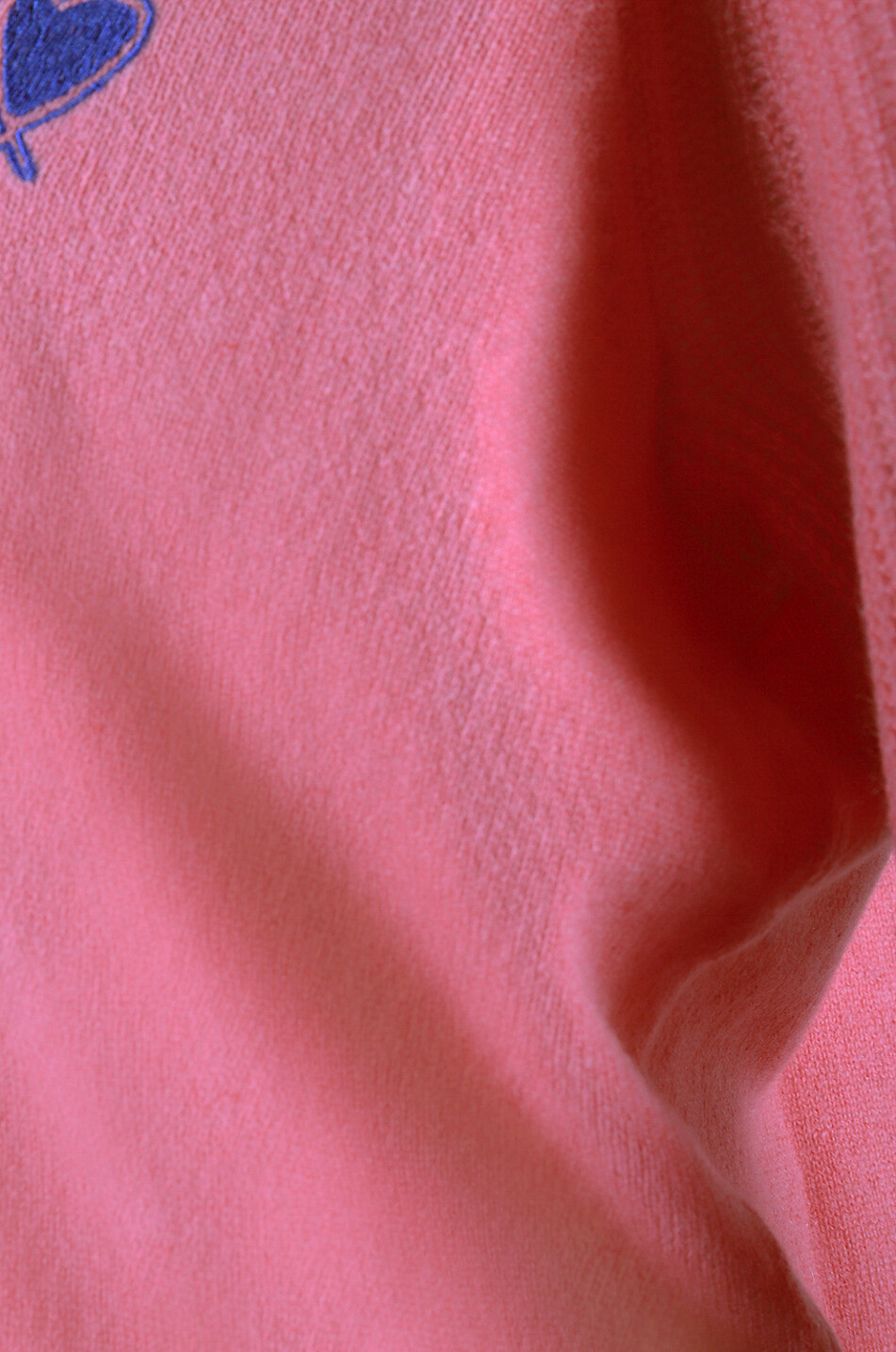 Heart cashmere V-neck jumper