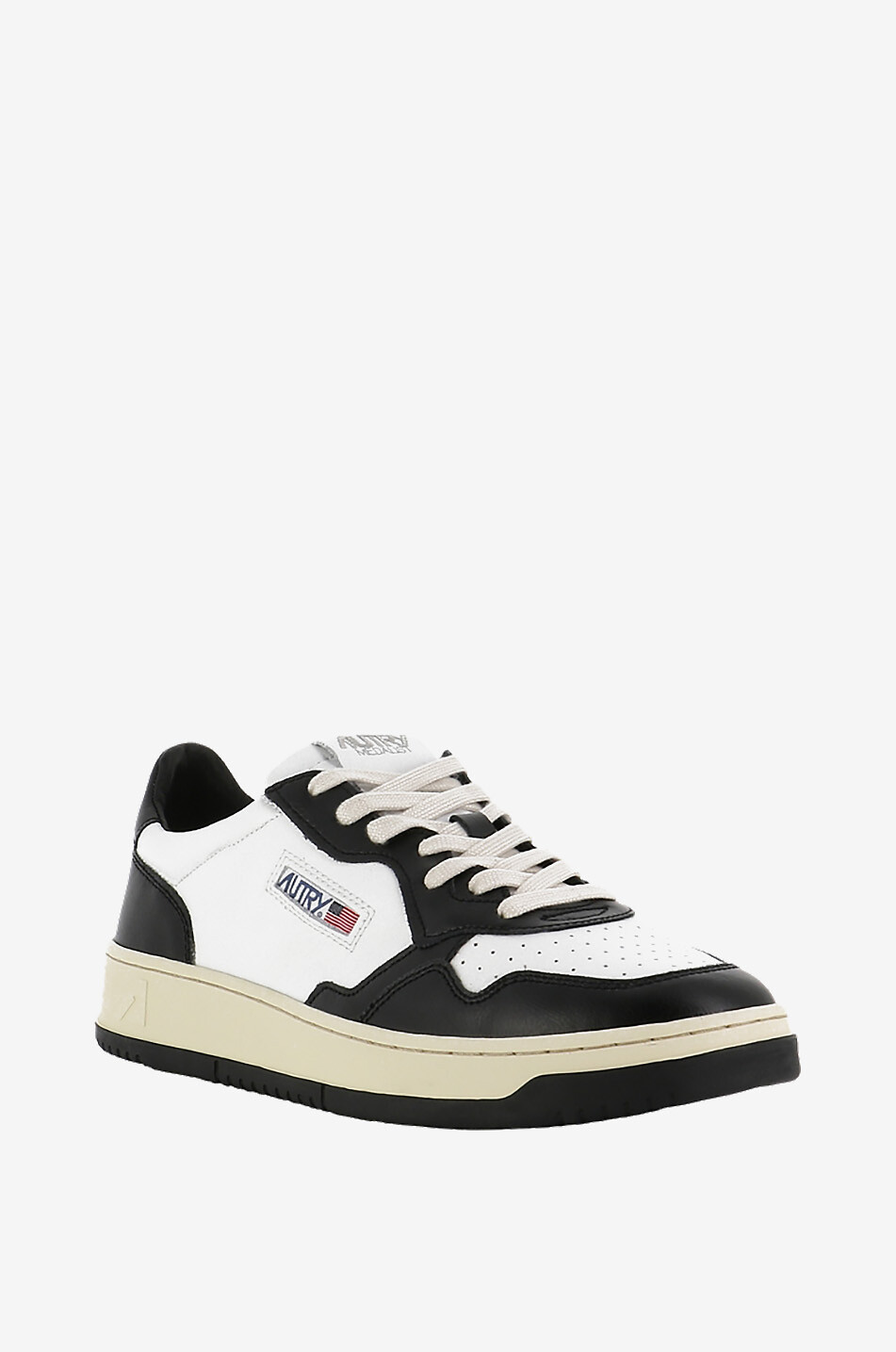 Medalist leather lace-up low-top sneakers