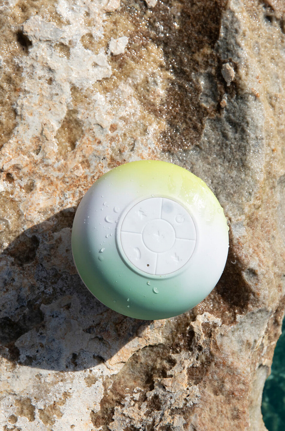 SUNNYLIFE Wasserdichter Lautsprecher Splash Speaker See Seeker Dip Dye Haus BUNT 4