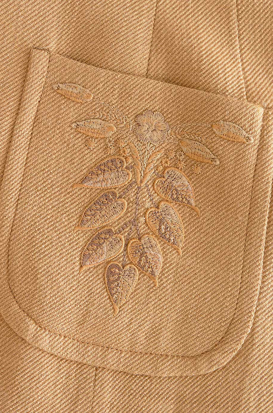 Blazer en sergé à boutonnage simple et broderies florales