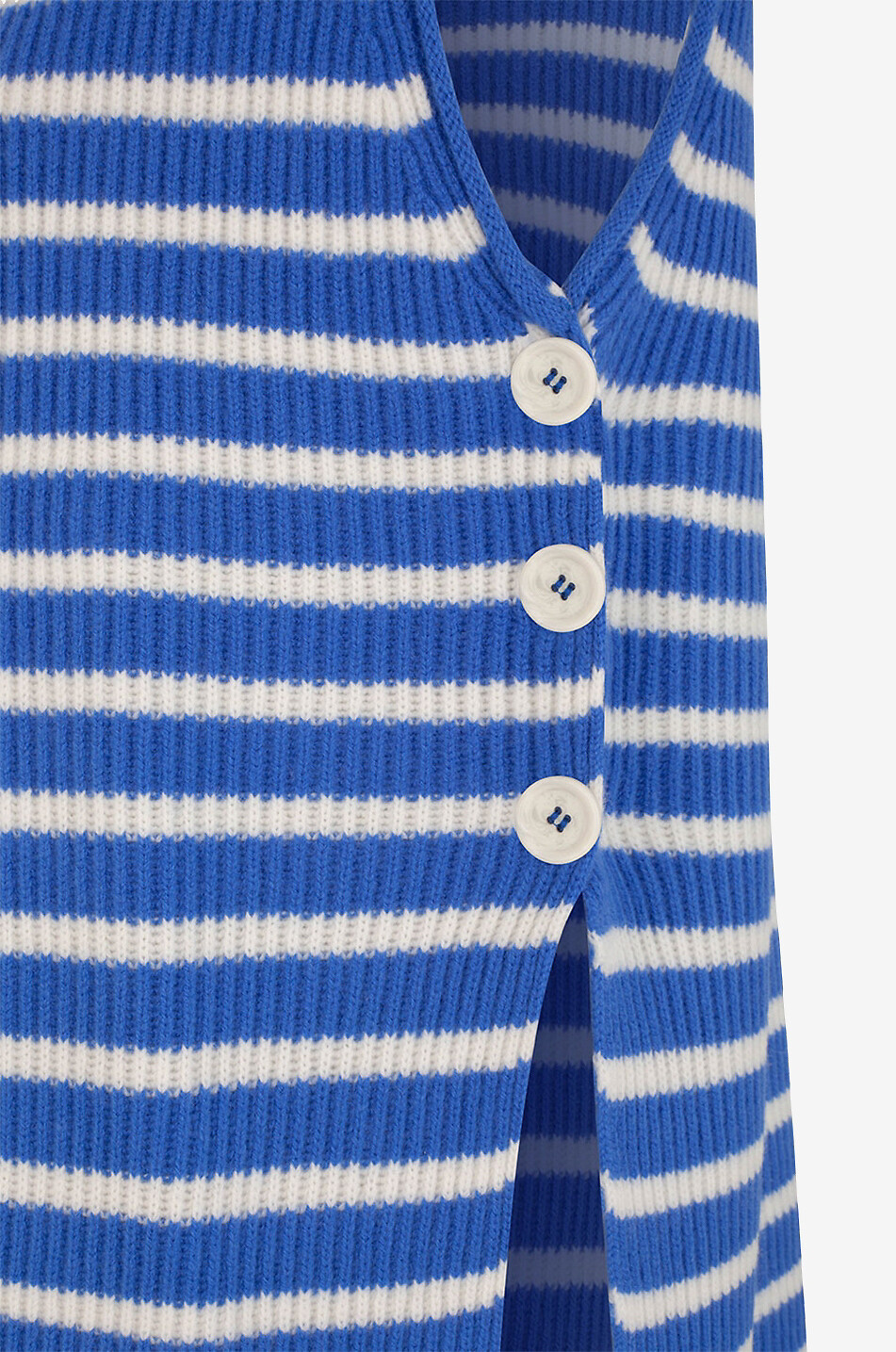 Ärmelloser gestreifter Rippstrickpullover mit Rollkragen