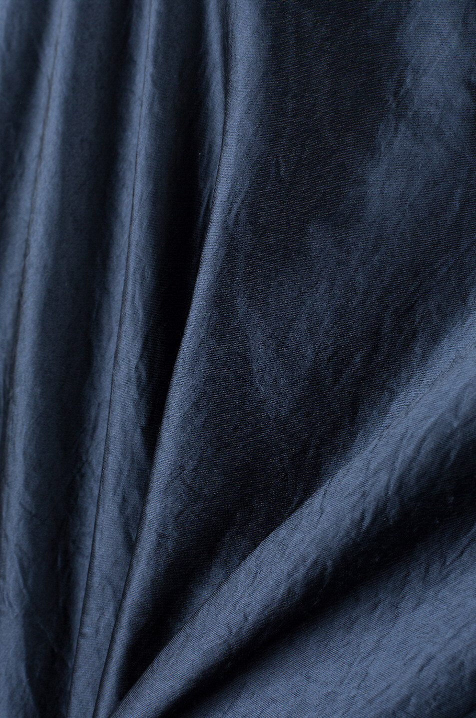 VINCE Crinkle effect satin midi skirt Women MEDIUM BLUE 3