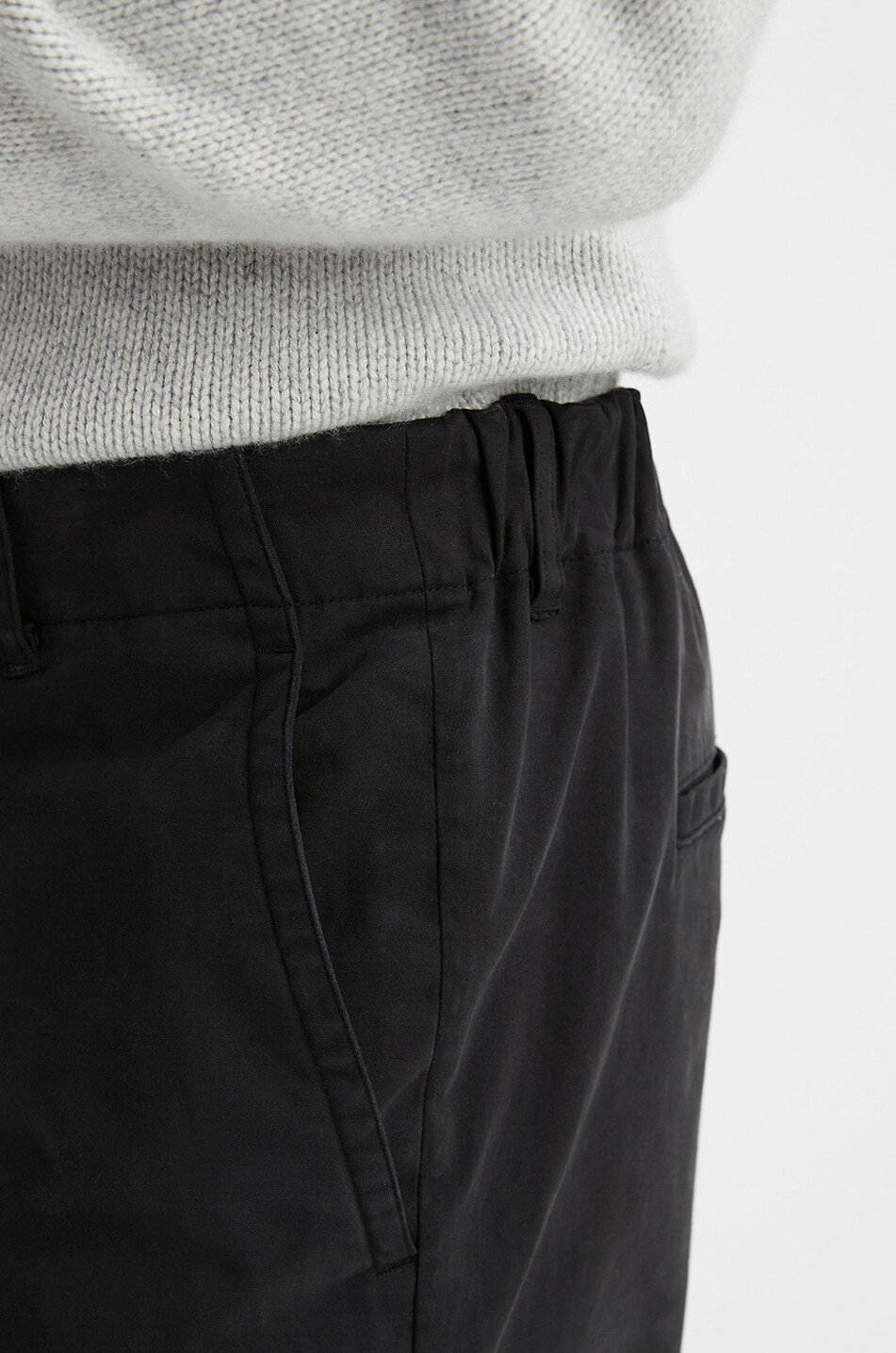 VINCE Pantalon en sergé velouté Garment Dye Homme NOIR 6