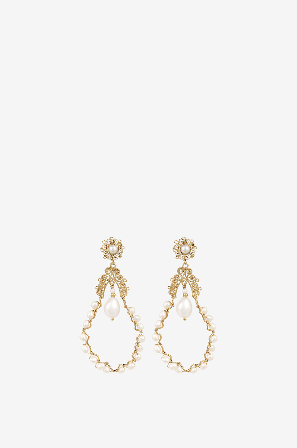 Longues boucles d'oreilles ornées de perles Nubia