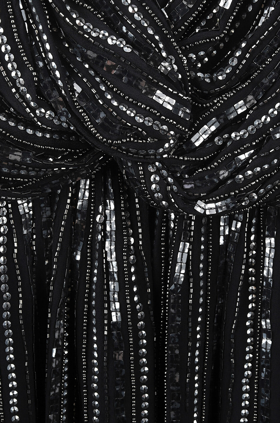 Robe à bretelles ornée de sequins