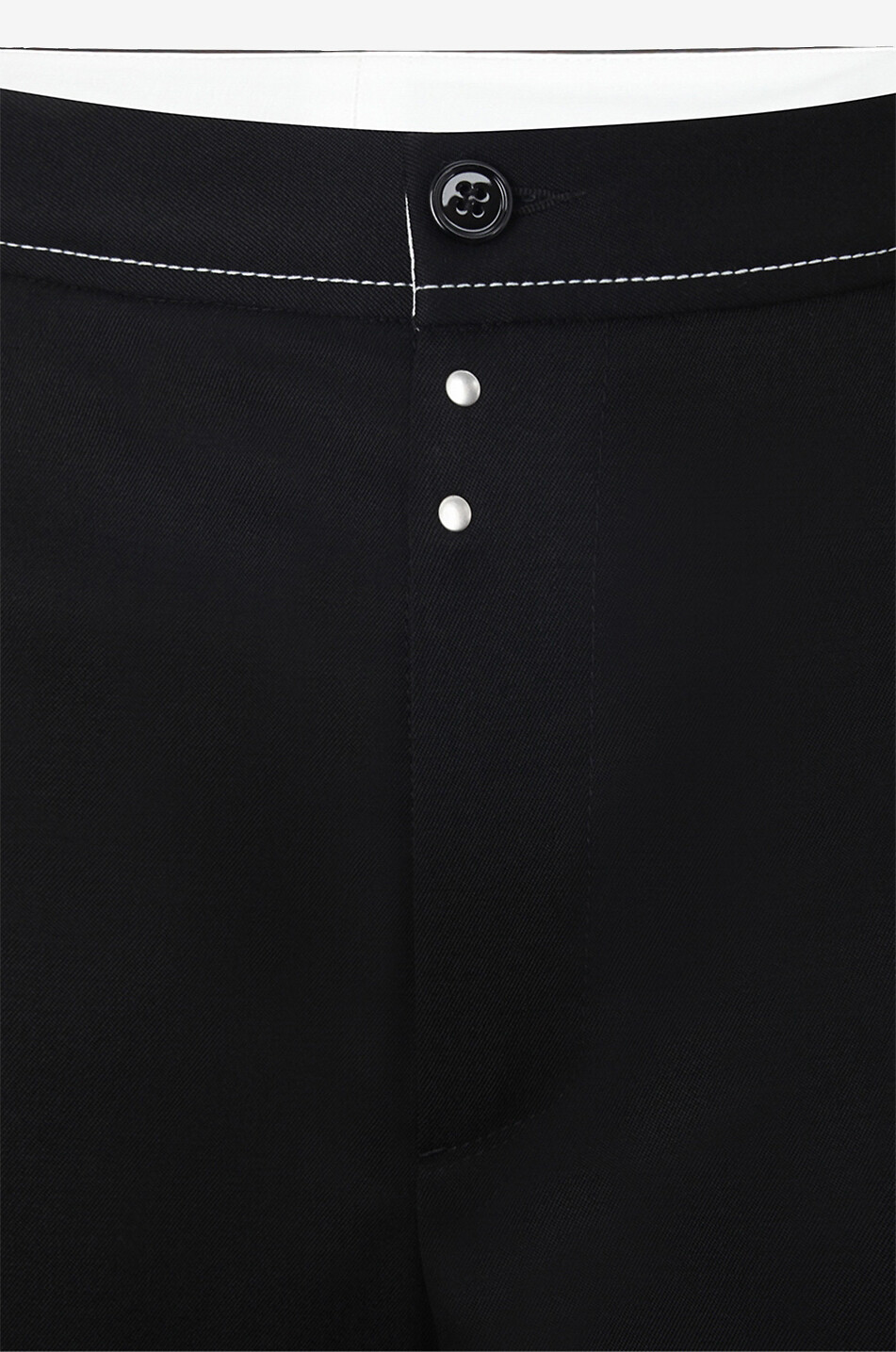 Weite Twillhose mit hohem Bund und Nieten