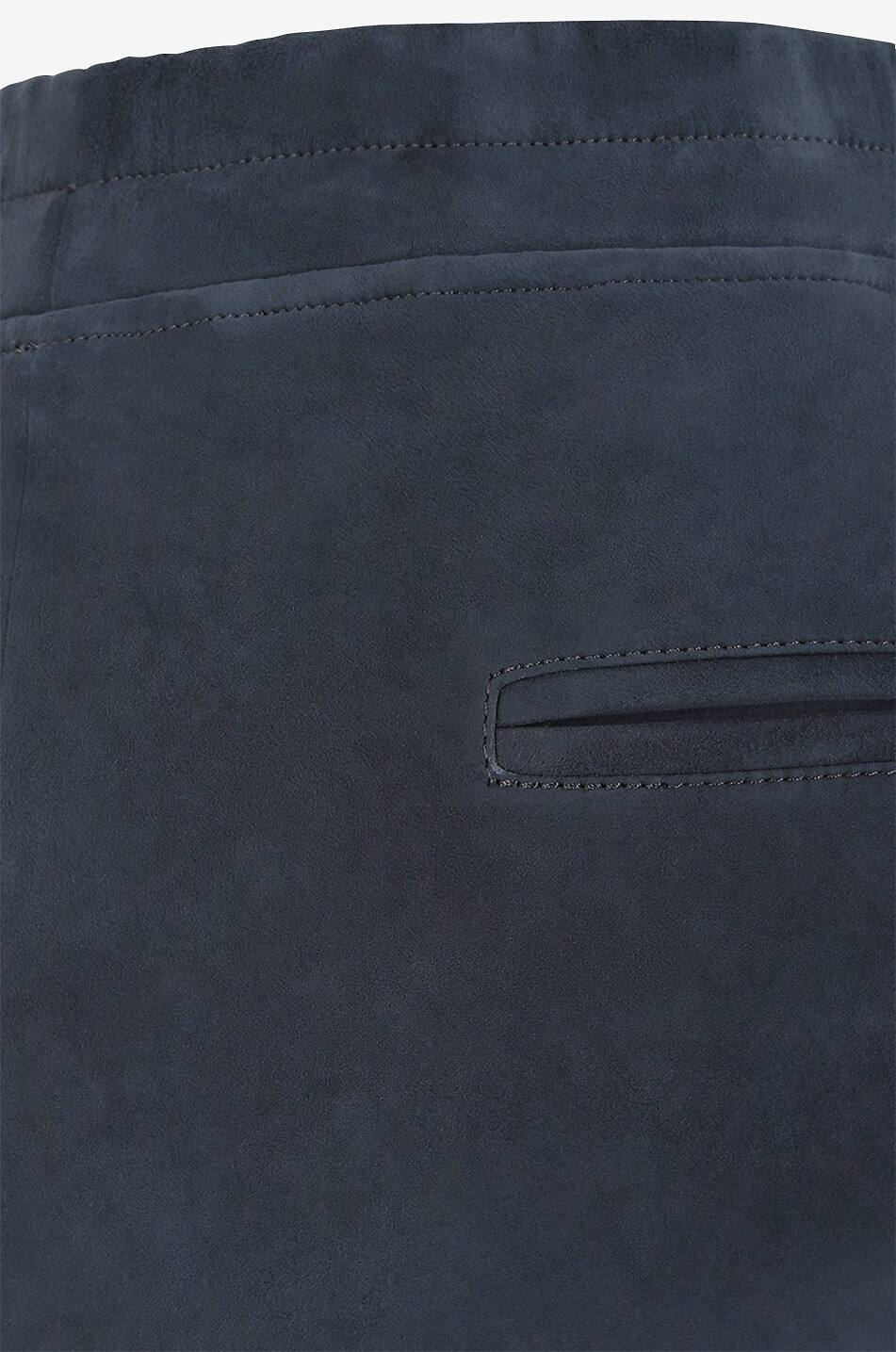 Schmale Wildlederhose mit elastischem Bund