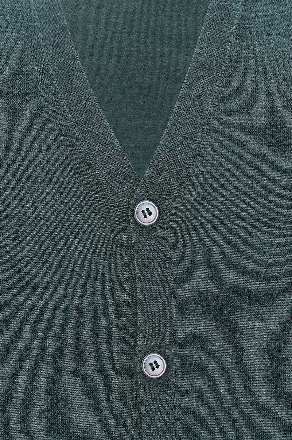 Gilet en maille de laine et soie à col V