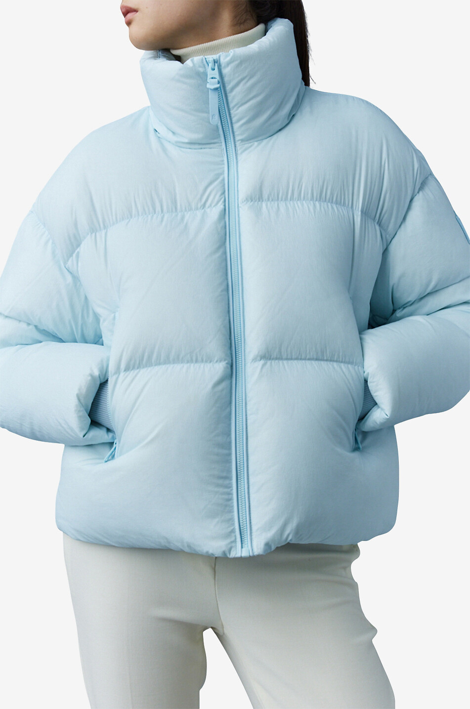 MACKAGE Kurze warme Daunenjacke mit Kapuze Tessy Damen HELLBLAU 5