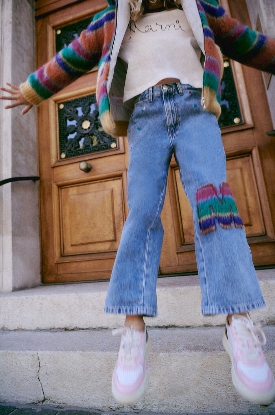 MARNI Mädchen-Karottenjeans mit Blüten- und M-Stickerei Mädchen BLAU 4