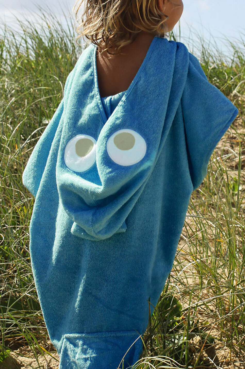 SUNNYLIFE Strandtuch mit Kapuze für Kinder Shark Tribe Haus BLAU 4