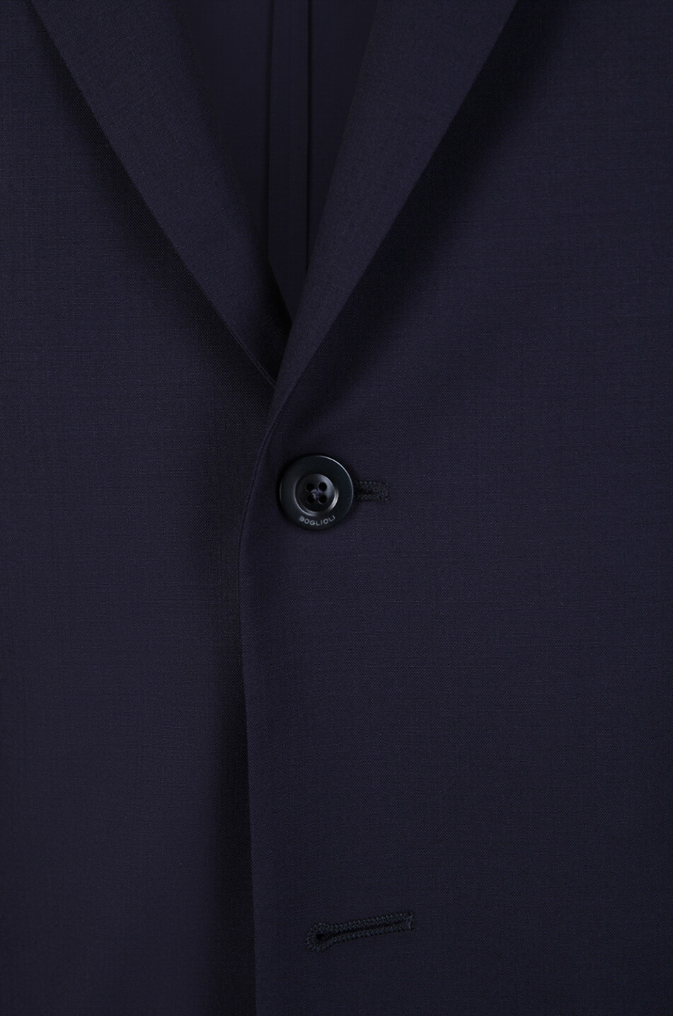 Fluid wool suit