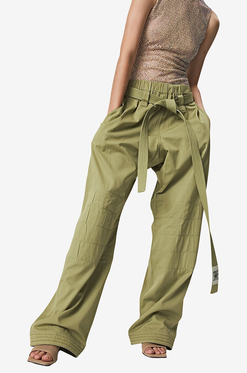 Hose aus Gabardine mit weitem Bein und hohem Bund