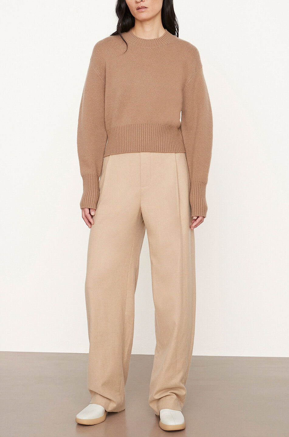 Langärmeliger Pullover mit Rundhalsausschnitt