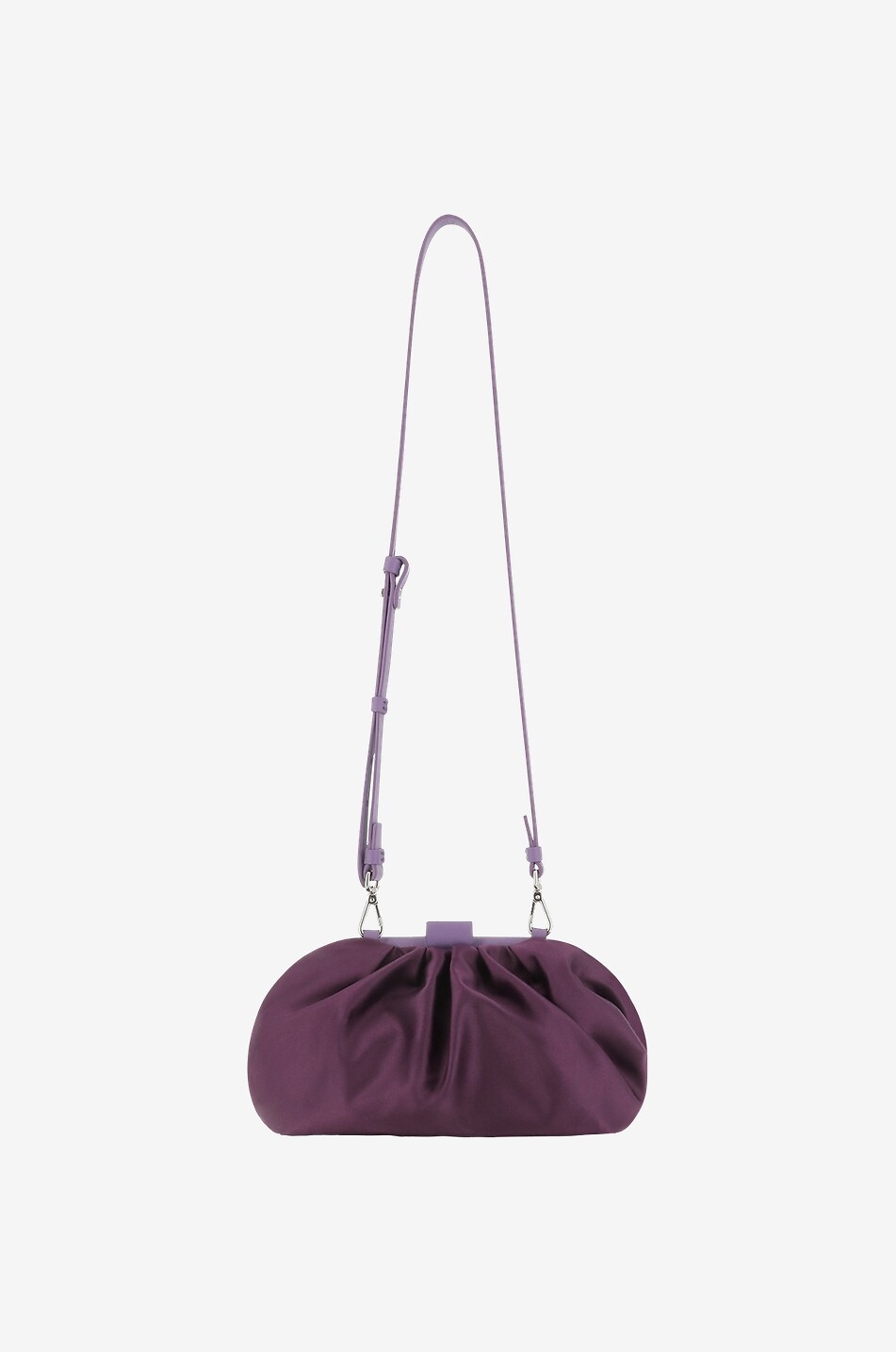 Pochette en satin et cuir