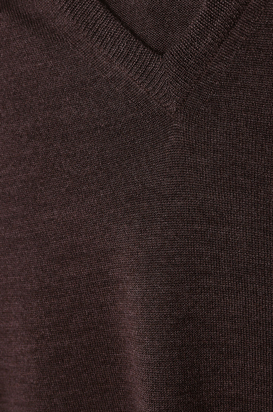Feinstrickpullover aus Wolle und Seide mit V-Ausschnitt