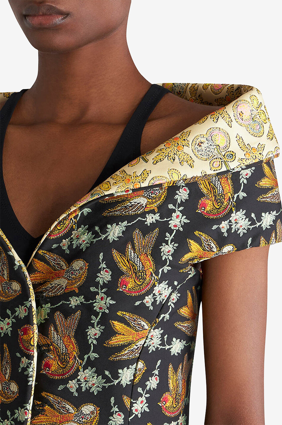 Veste raccourcie épaules nues en jacquard