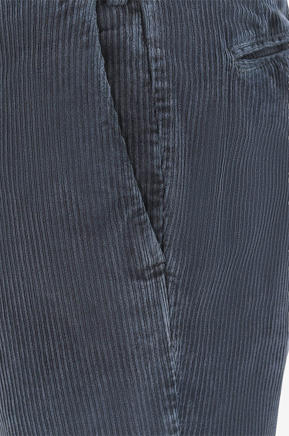 Slim-Fit-Hose aus Cordsamt City Shade