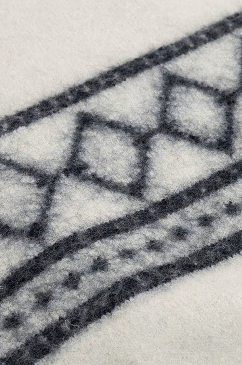 AMUNDSEN Flag adorned half-zip ski jumper Men EGGSHELL 7