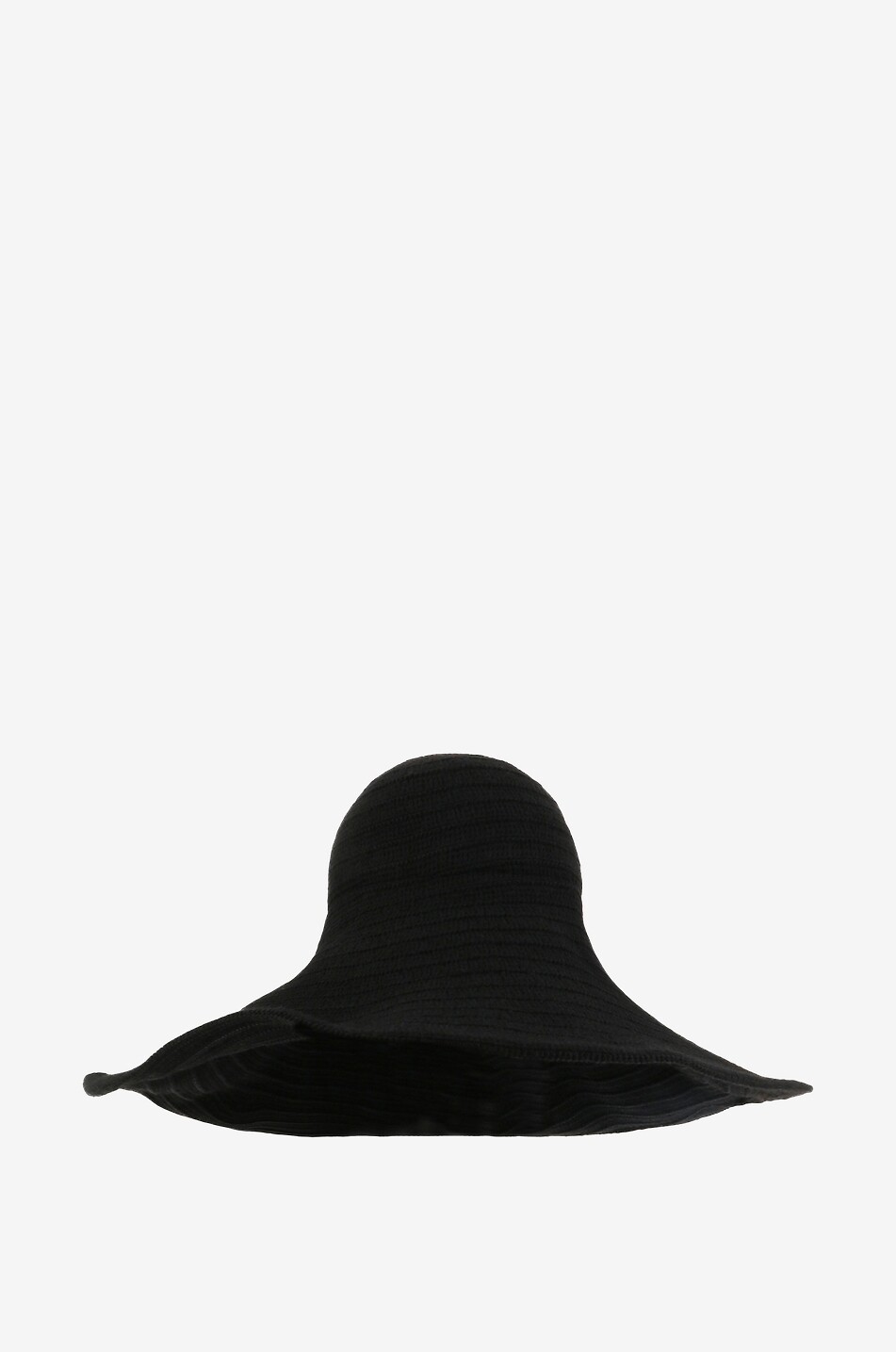 Chapeau à larges bords