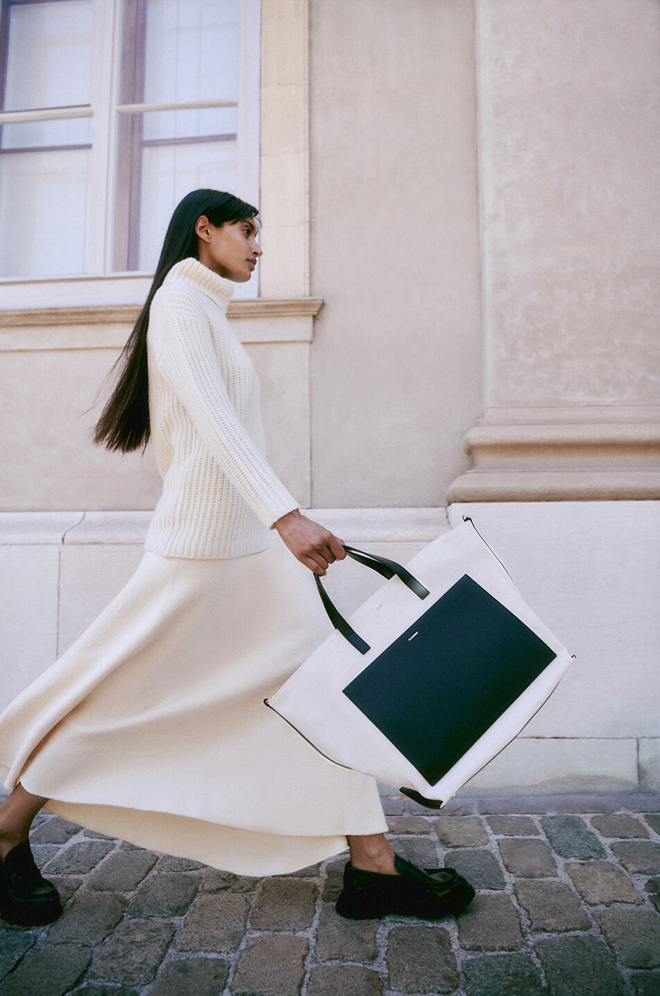 Asymmetrischer ausgestellter Strickrock