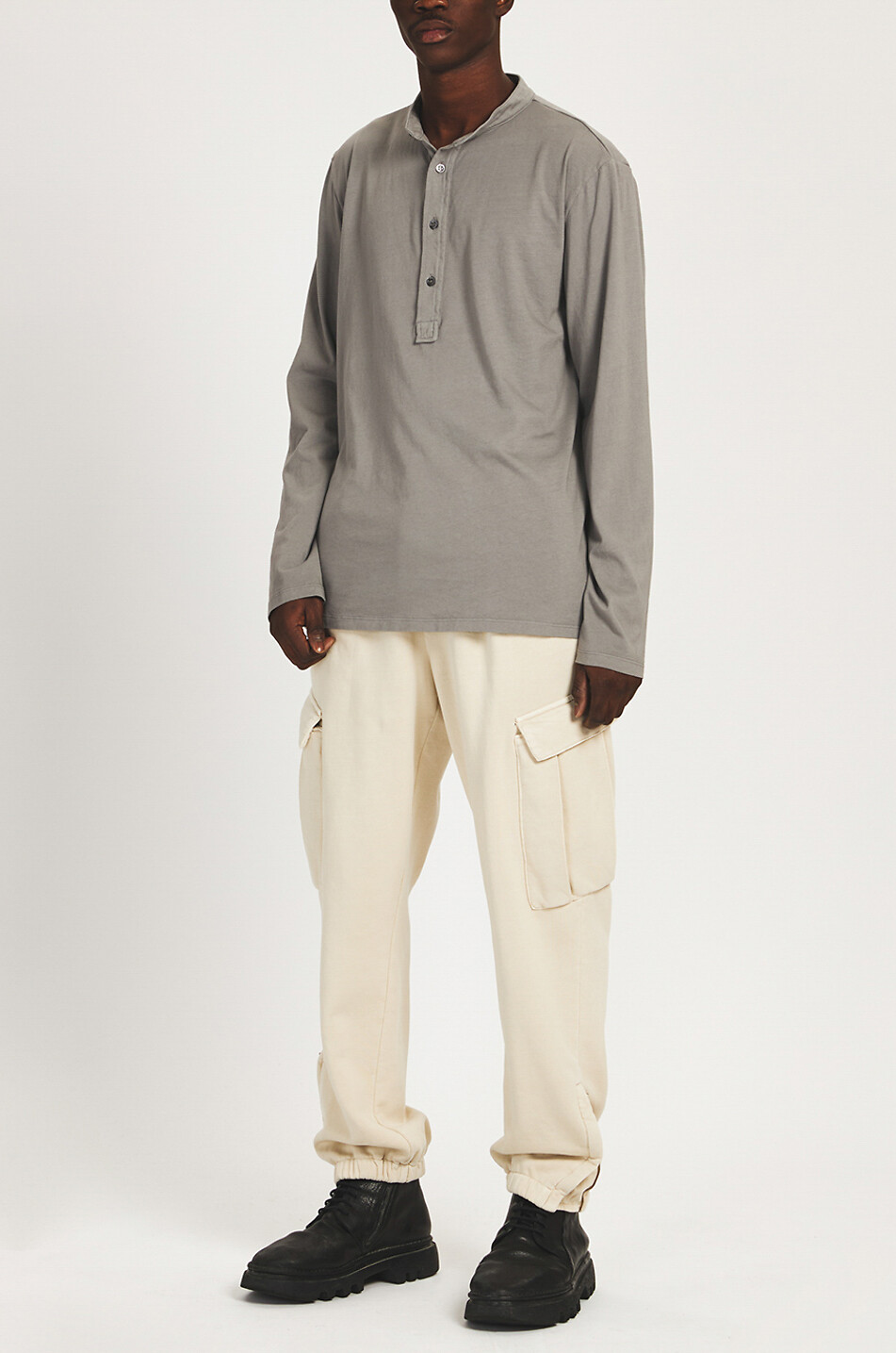 Langarm-T-Shirt mit geknöpftem Mandarinkragen Dabon