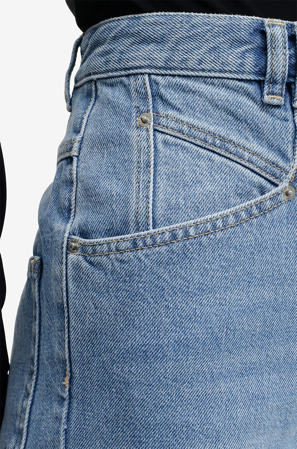 Gerade verkürzte Jeans mit hohem Bund Dilali