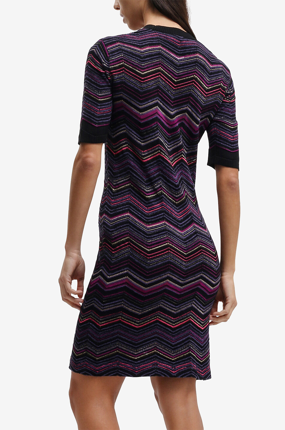 Robe courte en maille à chevrons ornés de lurex