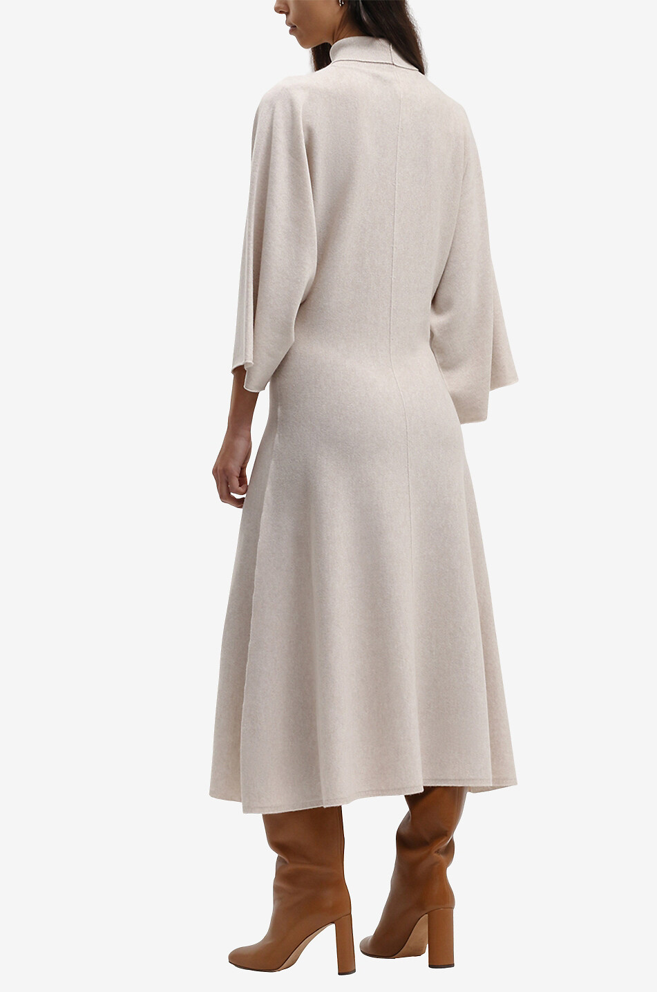 Ausgestelltes Feinstrick-Midikleid mit Fledermausärmeln