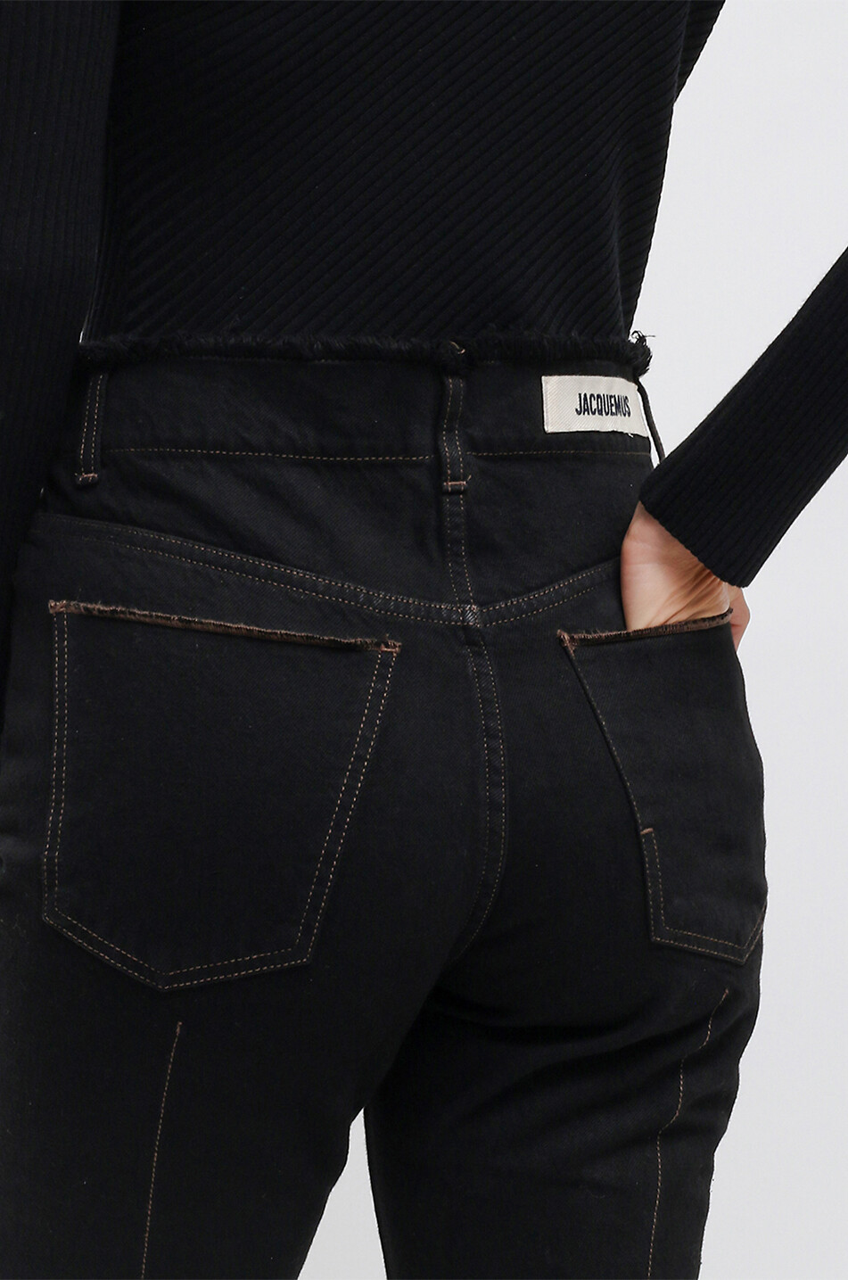 JACQUEMUS Le De Nîmes Linon Court low-rise bootcut jeans Women BLACK 5