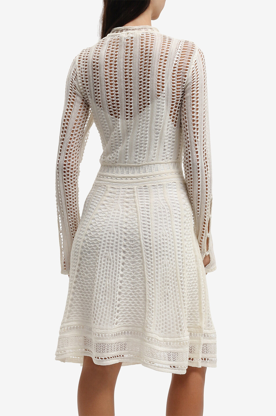 Ausgestelltes Lochstrick-Minikleid