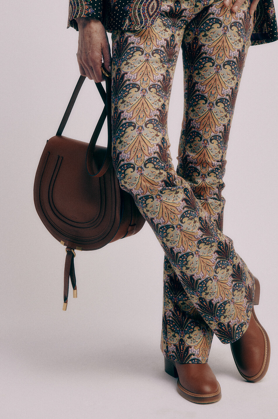 Ausgestellte Jeans mit hoher Taille und Print Paisley Medals