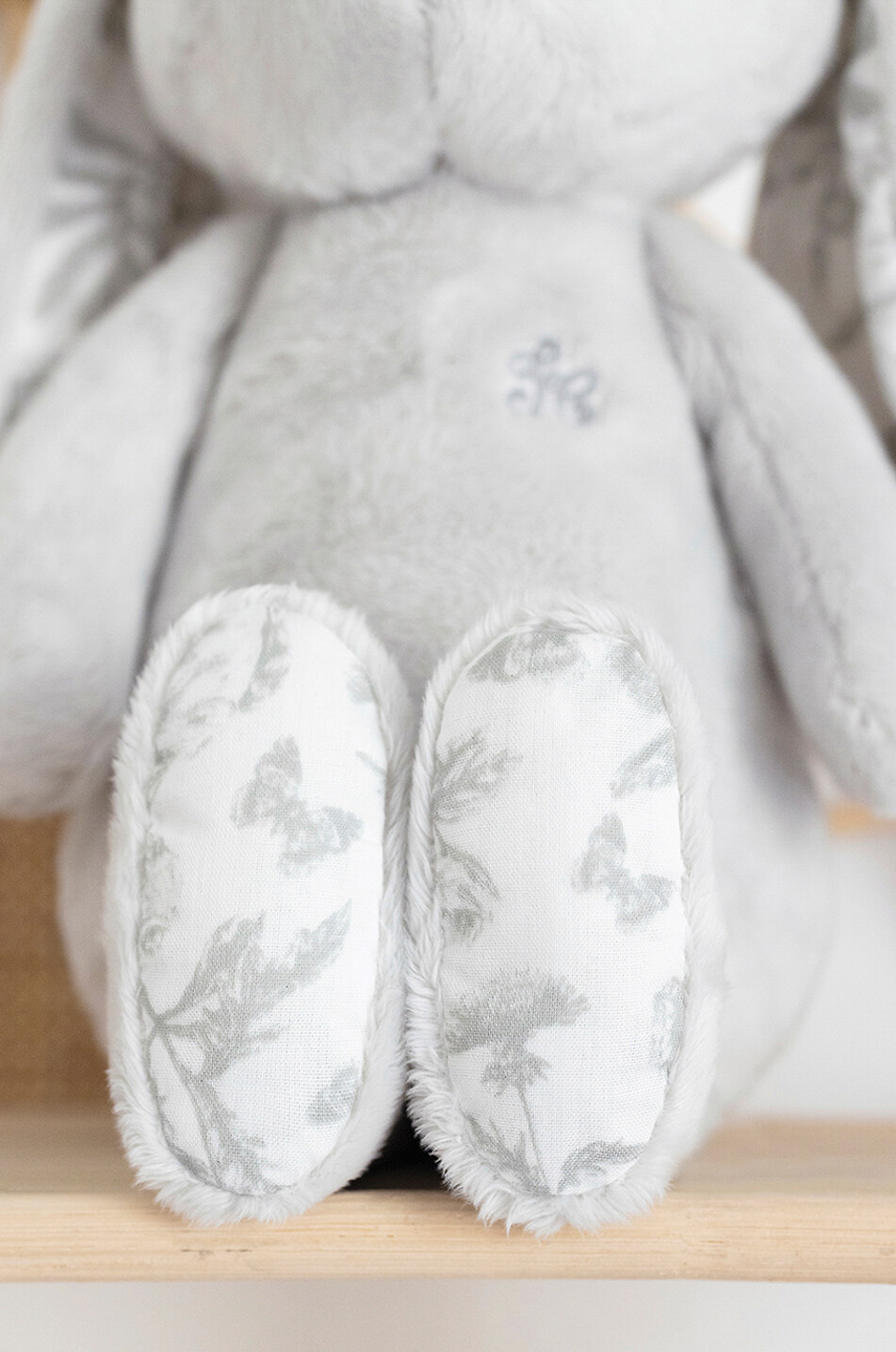 TARTINE ET CHOCOLAT Plüschtier mit Toile de Jouy-Details Augustin Le Lapin - 25 cm Baby GRAU 2