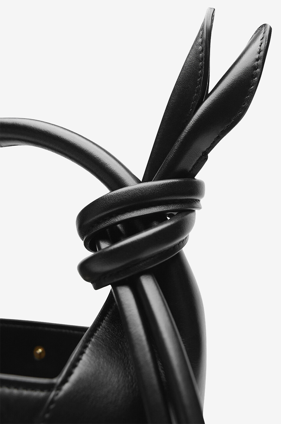 JACQUEMUS Mini sac seau en cuir lisse Le Petit Tourni Femme NOIR 4