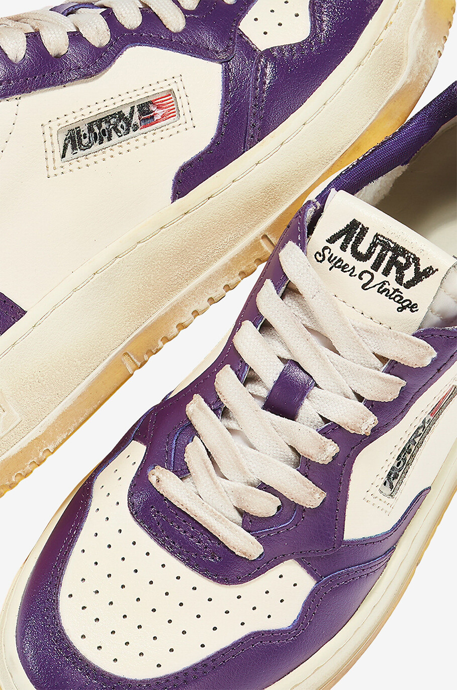 Used-Look-Sneakers in Weiss und Violett Medalist Super Vintage