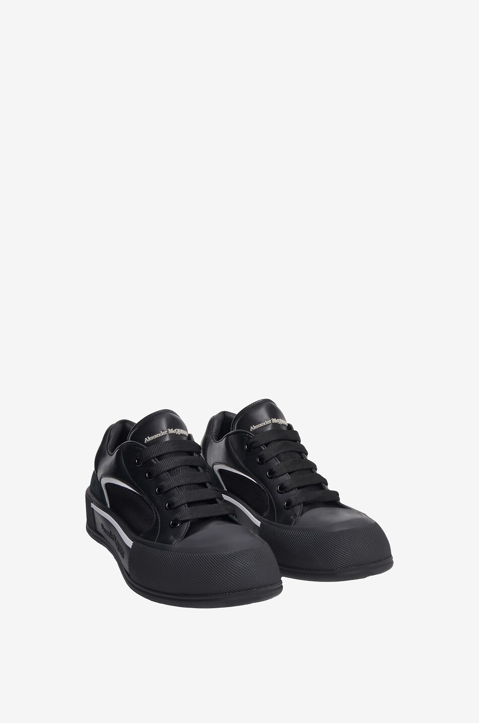 Deck skater inspired low-top multi-material lace-up sneakers