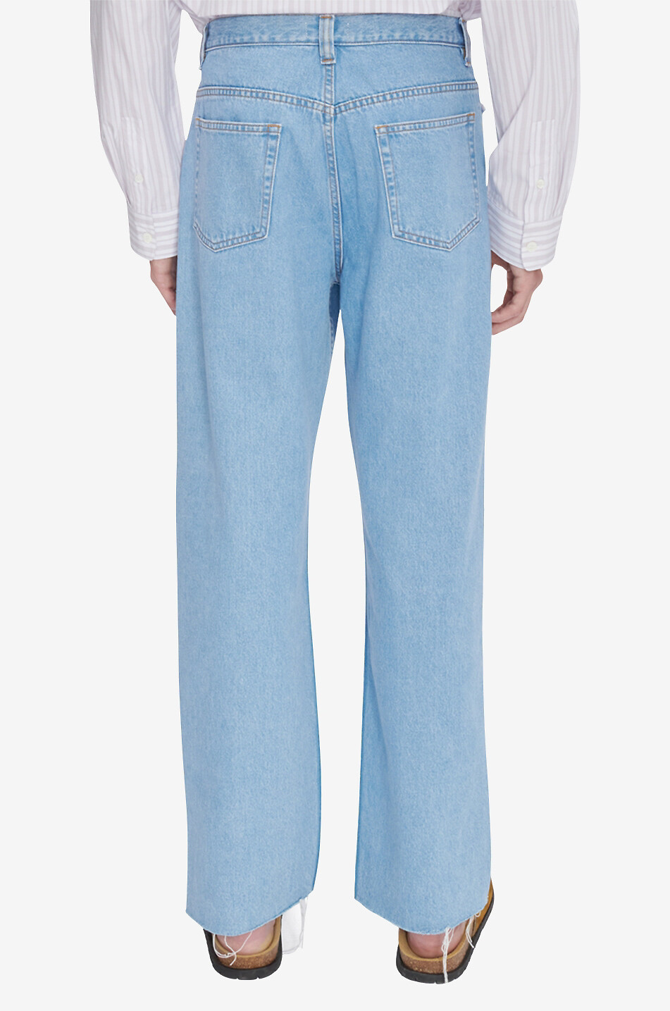 Jeans mit geradem Bein Relaxed Raw Edge H