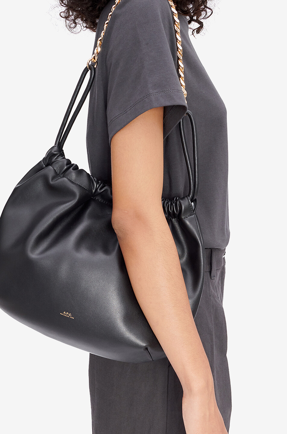 A.P.C. Sac hobo en cuir synthétique à bandoulière chaîne Ninon Femme NOIR 3