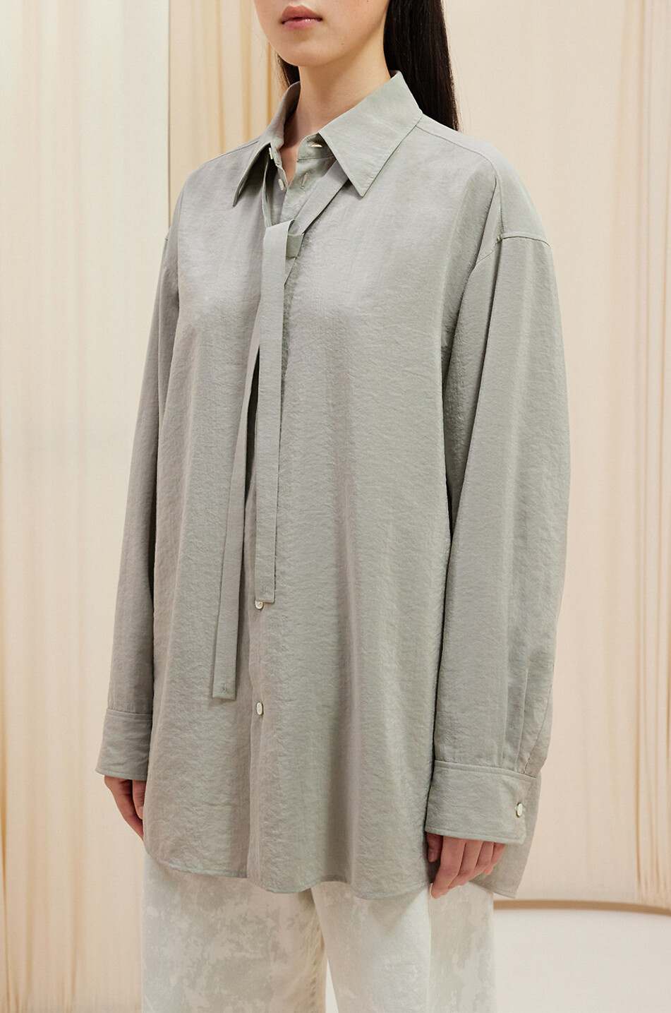 Oversize-Hemd aus Seidenmix mit Schluppe