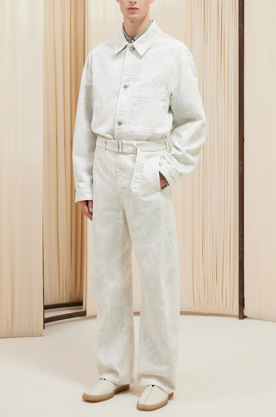 Jean large effet tie-and-dye avec ceinture Twisted
