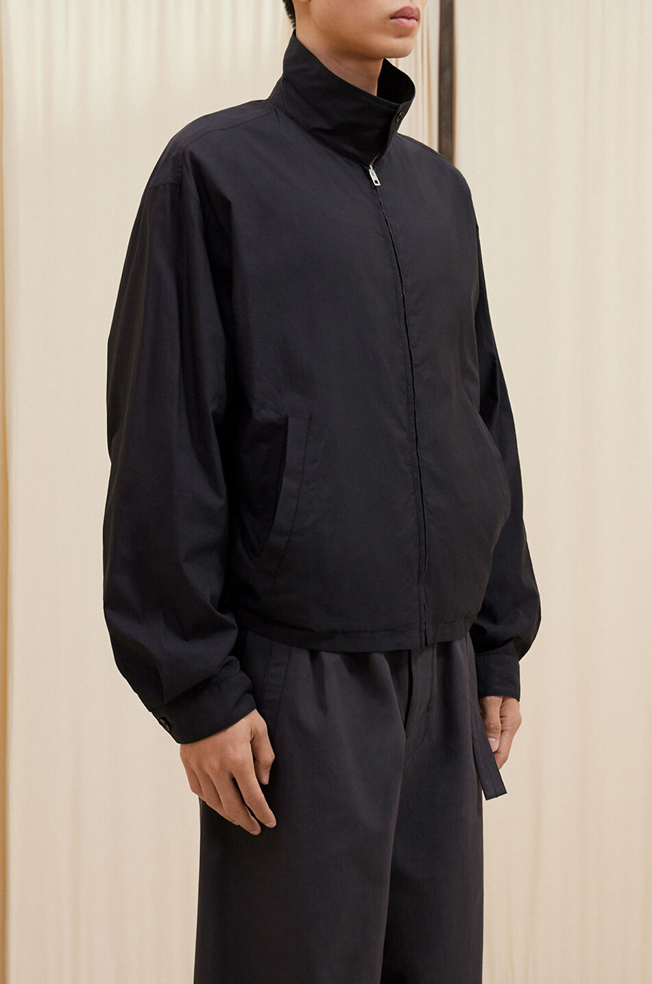 LEMAIRE Veste légère courte en coton et soie Shirt Blouson Homme NOIR 5