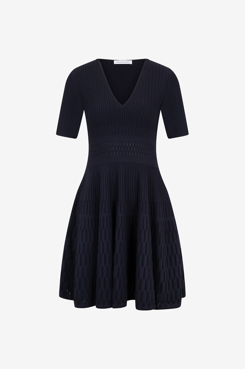 Robe courte en maille à manches courtes Rupi Kaur