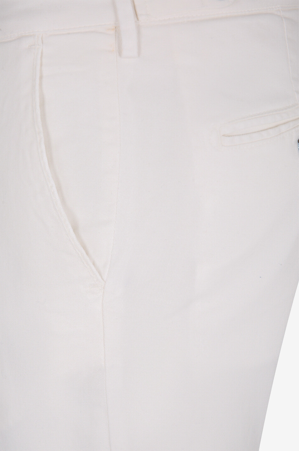 B SETTECENTO Bermuda en lyocell et coton Homme BLANC 3