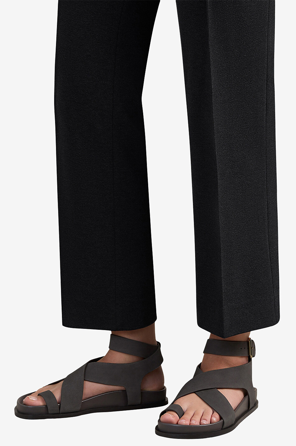 Flache Sandalen aus Leder Jalen
