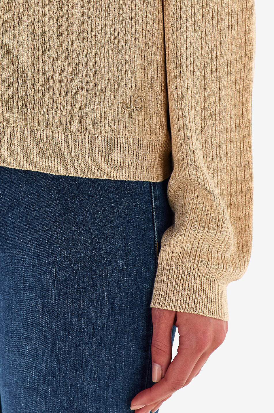 Rippstrickpullover mit offenem gezwirbeltem Rücken