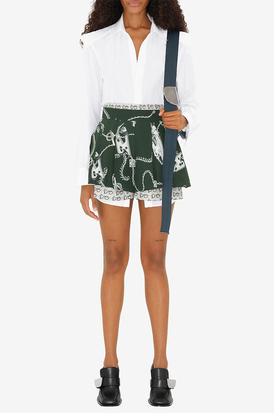 Langärmeliges Hemd aus Seide mit Schutlerriemen