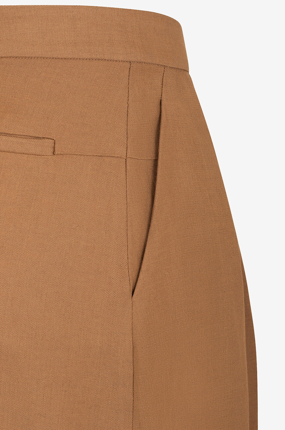 Jupe midi à pinces en gabardine fluide