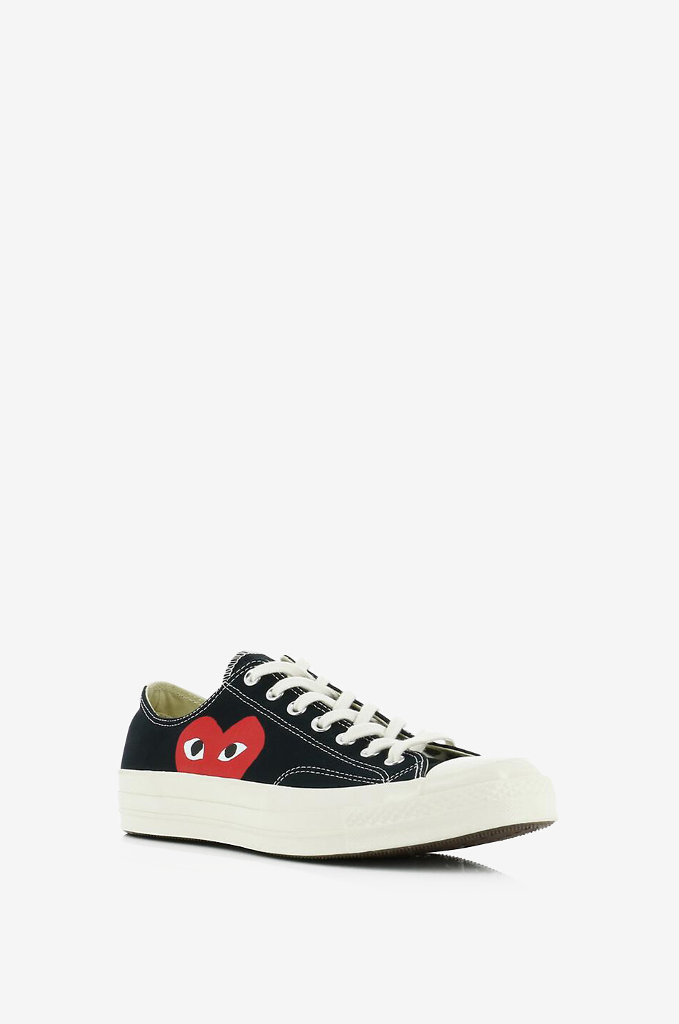 Play Chucks low top heart design sneakers COMME DES GARCONS PLAY Bongenie