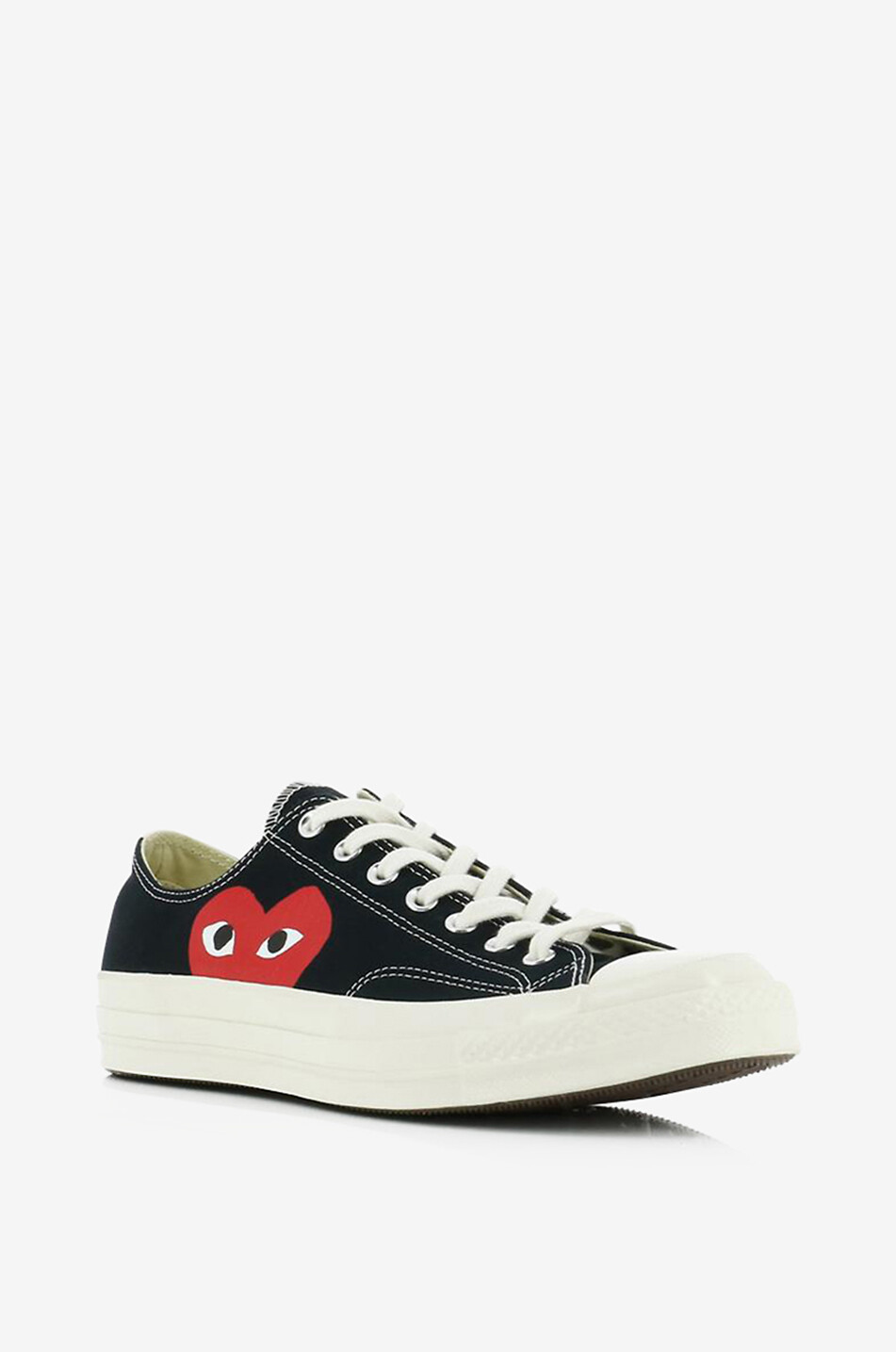 Play Chucks low-top heart design sneakers