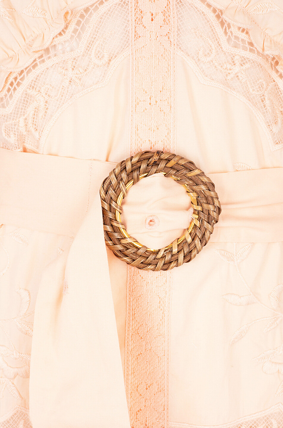 Robe longue à bretelles ornée de dentelle